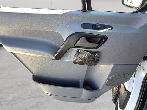 Used 2017 Freightliner Sprinter 2500 image 22