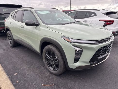 New 2026 Chevrolet Trax ACTIV w/ Driver Confidence Package image 2