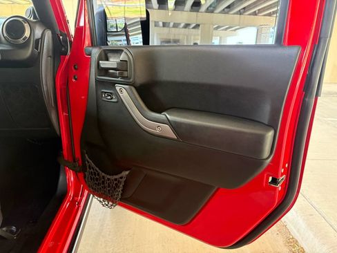 Used 2014 Jeep Wrangler Unlimited Sport w/ Quick Order Package 24S AWD/4WD image 26