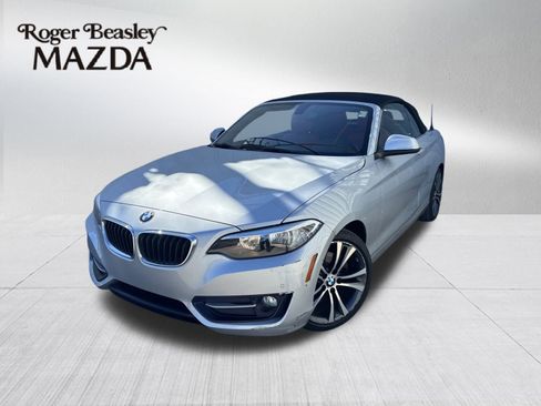 Used 2017 BMW 230i Convertible image 1