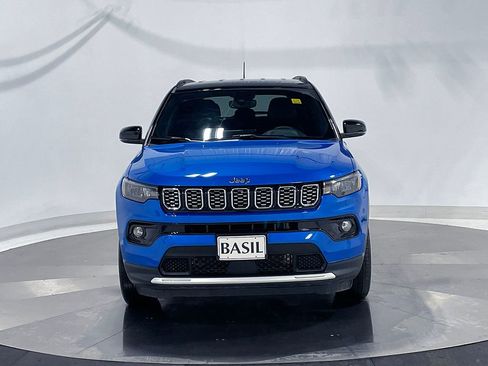 Used 2025 Jeep Compass Limited AWD/4WD image 9