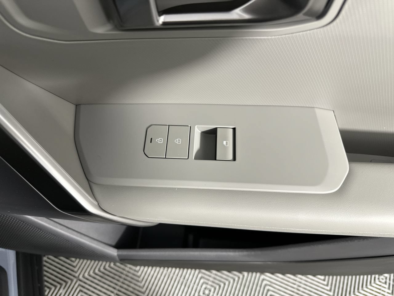 New 2027 Kia Seltos S FWD image 13