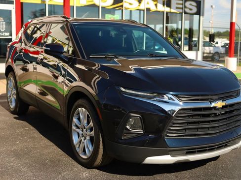 Used 2020 Chevrolet Blazer LT w/ Sound & Technology Package AWD/4WD image 3