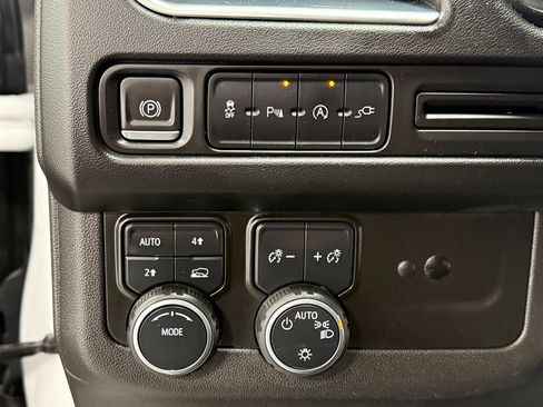 Used 2021 Chevrolet Suburban RST image 23