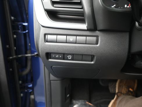 Certified 2023 Nissan Rogue SV image 26