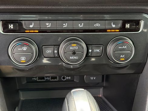 Used 2018 Volkswagen Tiguan SEL image 23