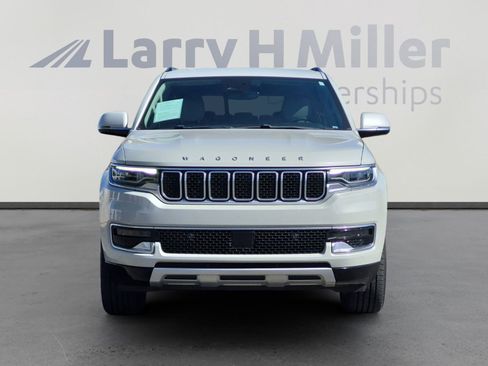 Used 2022 Jeep Wagoneer Series II AWD/4WD image 8