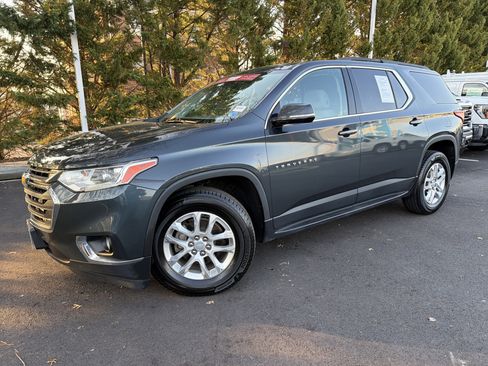 Used 2020 Chevrolet Traverse LT image 5