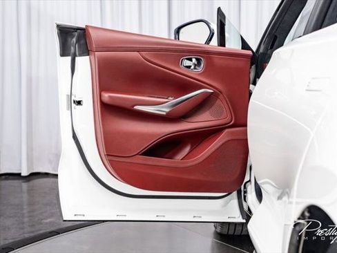 Used 2021 Aston Martin DBX AWD/4WD image 25