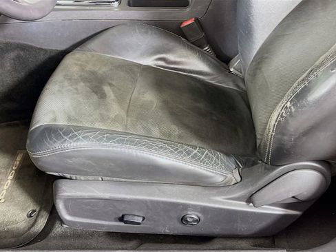 Used 2014 Dodge Challenger R/T RWD image 18