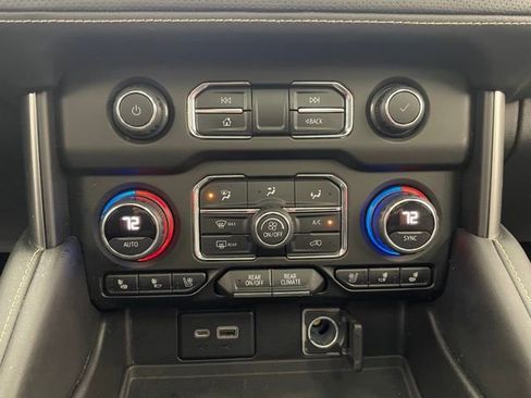 Used 2021 Chevrolet Tahoe Premier w/ Premium Package image 8