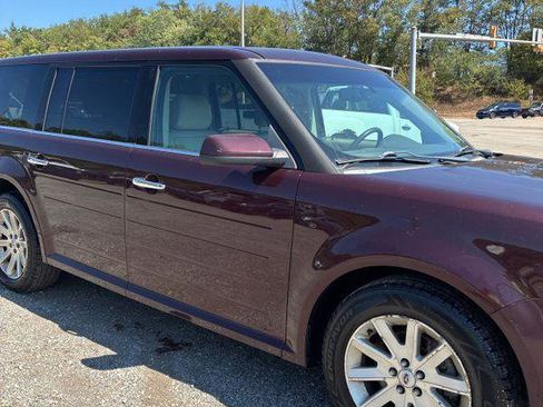 Used 2011 Ford Flex SEL w/ Rapid Spec Order Code image 19