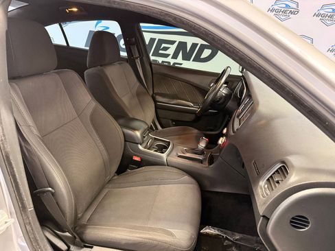 Used 2016 Dodge Charger SXT image 22