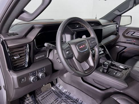 Certified 2025 GMC Sierra 1500 AT4 w/ AT4 Premium Package AWD/4WD image 8