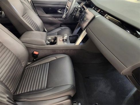 Used 2025 Land Rover Discovery Sport S image 3