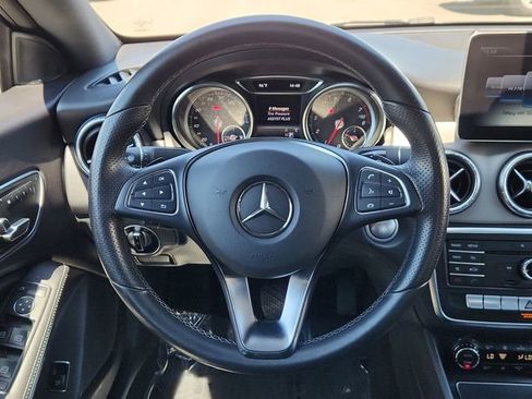 Used 2018 Mercedes-Benz CLA 250 image 32