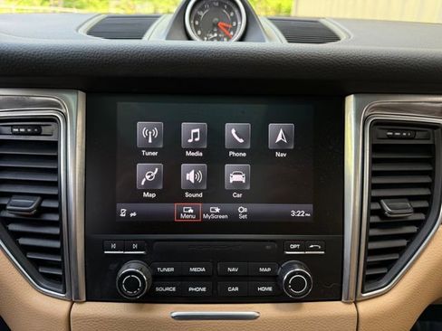 Used 2017 Porsche Macan image 25