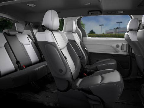 New 2026 Toyota Sienna XSE FWD image 21