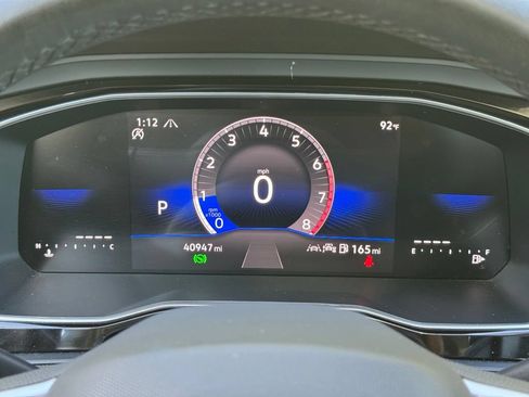 Used 2024 Volkswagen Jetta SE FWD image 2