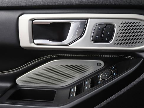 Used 2020 Ford Explorer ST w/ Premium Technology Package image 38