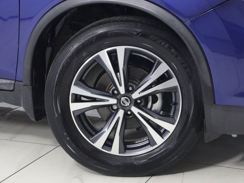 Used 2018 Nissan Rogue SL FWD image 16