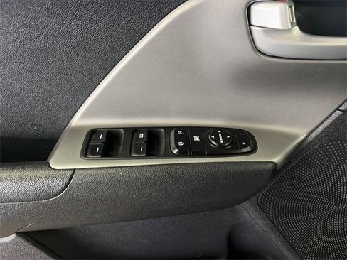 Used 2021 Kia Niro LX image 13