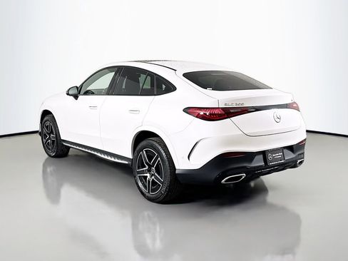 Used 2025 Mercedes-Benz GLC 300 4MATIC w/ AMG Line image 5