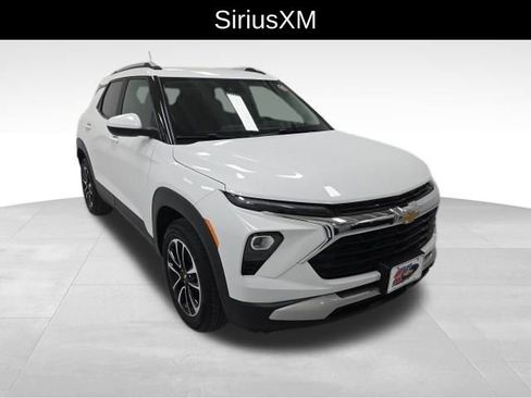 Certified 2024 Chevrolet TrailBlazer LT w/ LT Cold Weather Package image 8