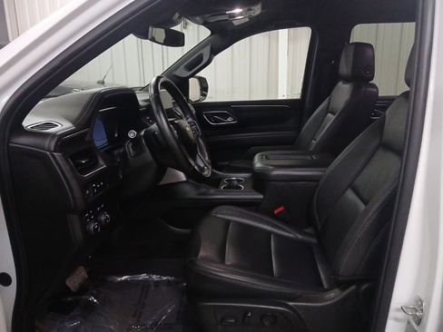 Used 2024 Chevrolet Suburban LT image 20