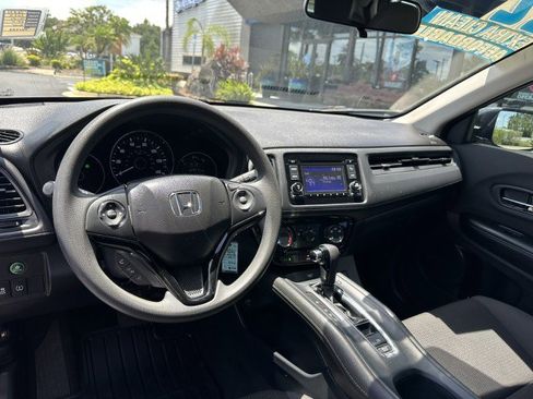 Used 2022 Honda HR-V LX image 15