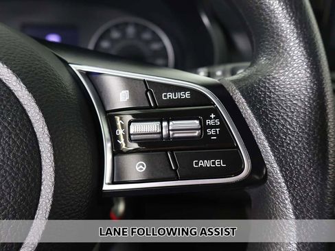 Used 2023 Kia Seltos LX image 3