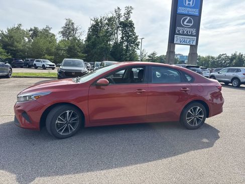Used 2022 Kia Forte LXS FWD image 9