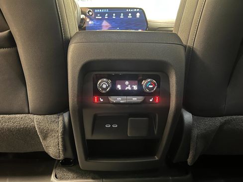 New 2026 Chevrolet Traverse RS w/ LPO, Floor Liner Package image 81