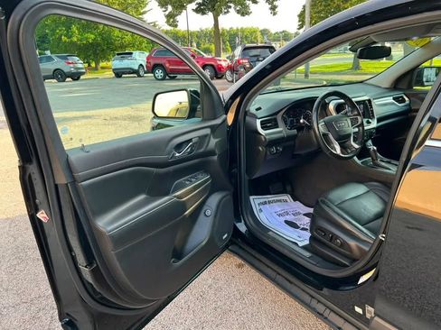 Used 2019 GMC Acadia SLT w/ LPO, Cargo Package AWD/4WD image 9