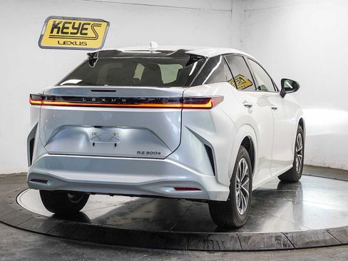 Used 2024 Lexus RZ 300e Premium w/ Accessory Package (Z1) FWD image 4
