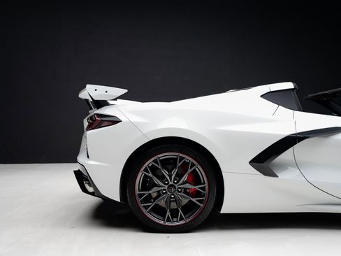 Used 2024 Chevrolet Corvette Stingray Coupe w/ 1LT image 39