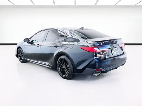 Used 2025 Toyota Camry SE w/ Convenience Package FWD image 6