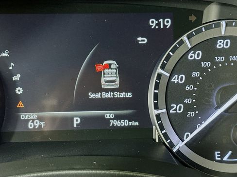 Used 2021 Toyota Highlander XLE image 19