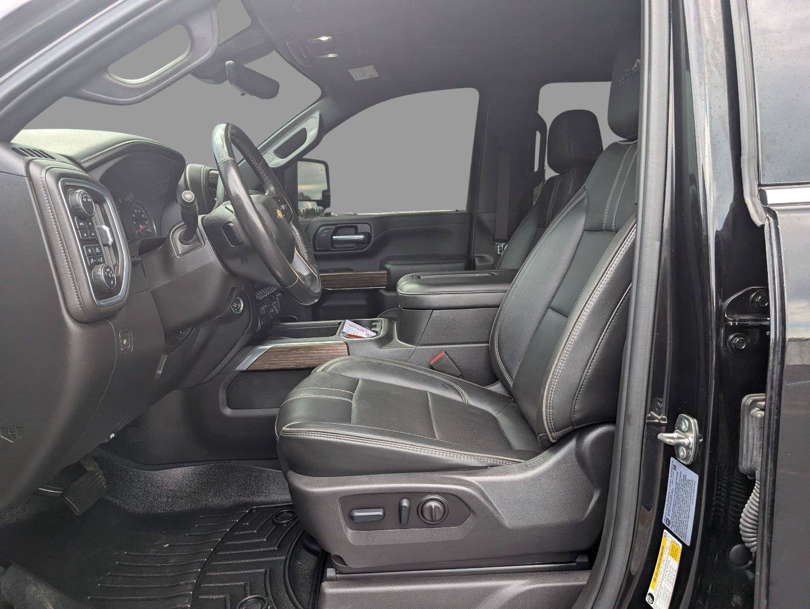 Used 2022 Chevrolet Silverado 3500 High Country w/ LPO, Hitch Package AWD/4WD image 16