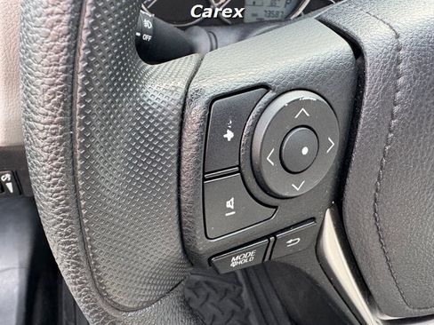 Used 2016 Toyota Corolla LE image 23