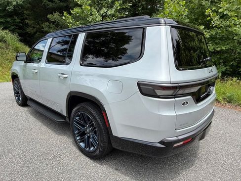 New 2026 Jeep Grand Wagoneer 4WD image 9