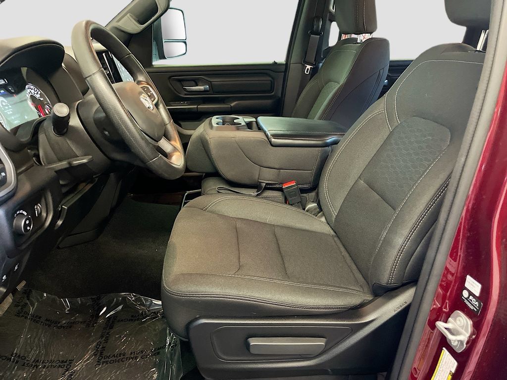 Used 2025 RAM 1500 Warlock AWD/4WD image 19