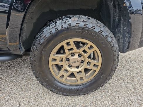 Used 2022 Toyota 4Runner TRD Off-Road Premium image 33