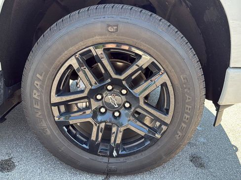 Used 2023 Chevrolet Silverado 1500 RST w/ Protection Package AWD/4WD image 14