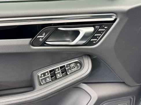 Used 2026 Porsche Macan AWD/4WD image 24