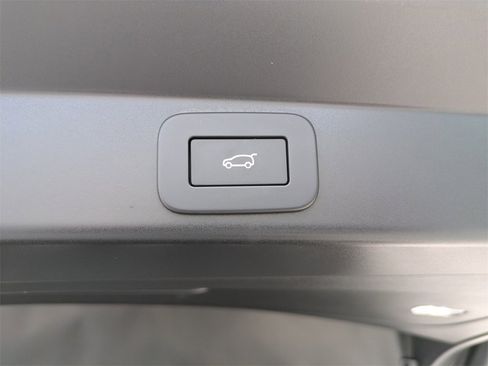 Used 2024 Land Rover Range Rover Sport SE image 14