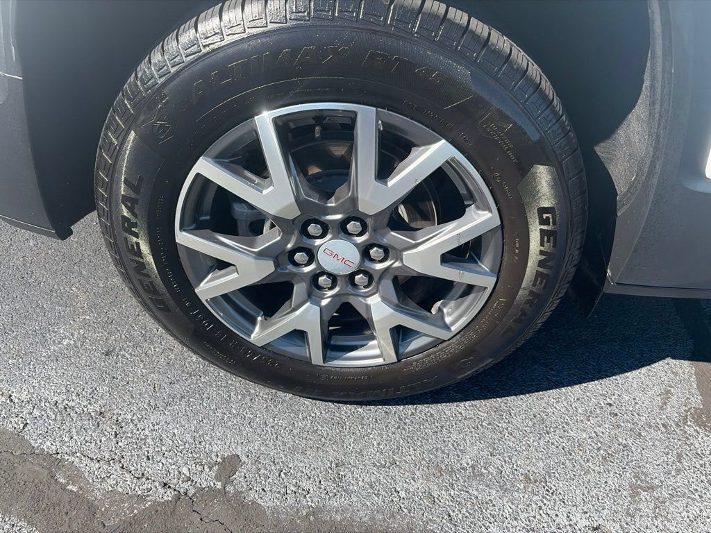 Used 2023 GMC Acadia SLT AWD/4WD image 13