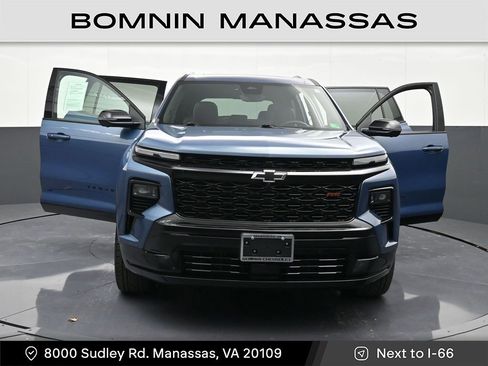 Used 2024 Chevrolet Traverse RS image 31