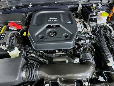 Used 2023 Jeep Wrangler Sahara image 31