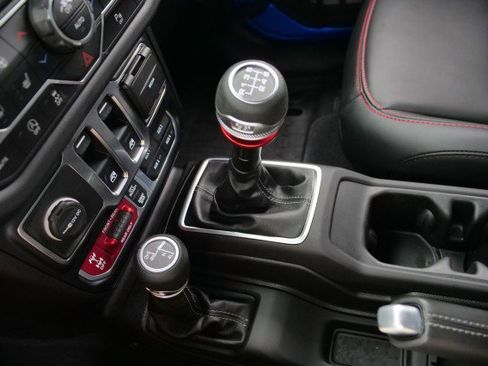 Used 2024 Jeep Wrangler Rubicon AWD/4WD image 25